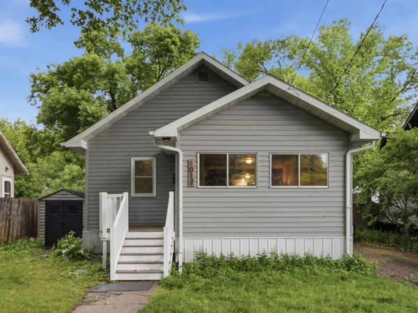 1017 14th Street S, Fargo, ND 58103