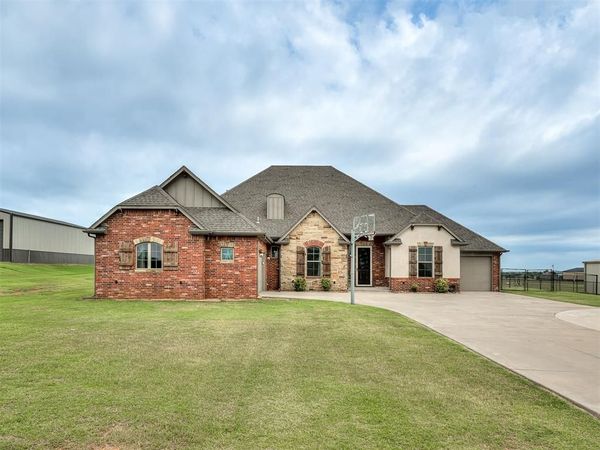 2269 Barrington Drive, Blanchard, OK 73010