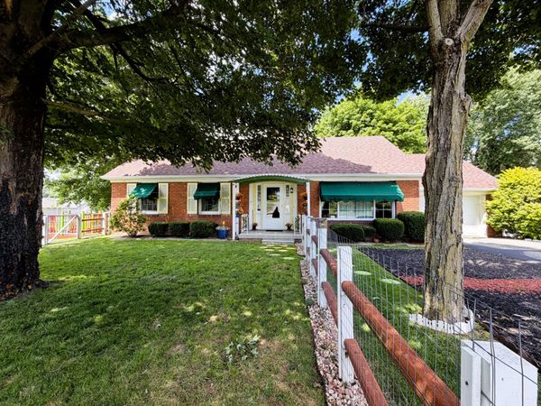 2072 N Columbus Street , Lancaster, OH 43130