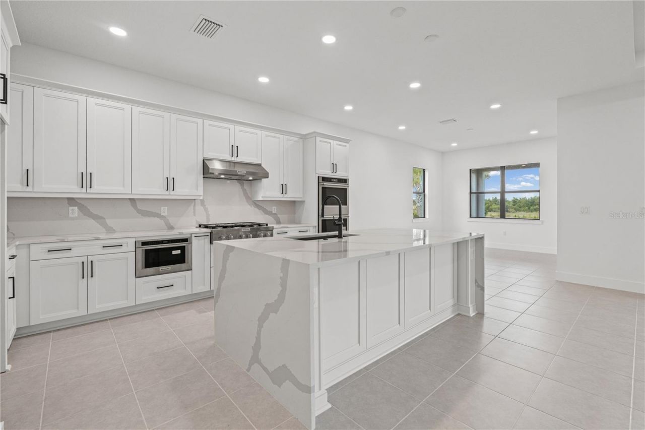 2629 Waterfront Circle, Sarasota, FL 34240 Photo