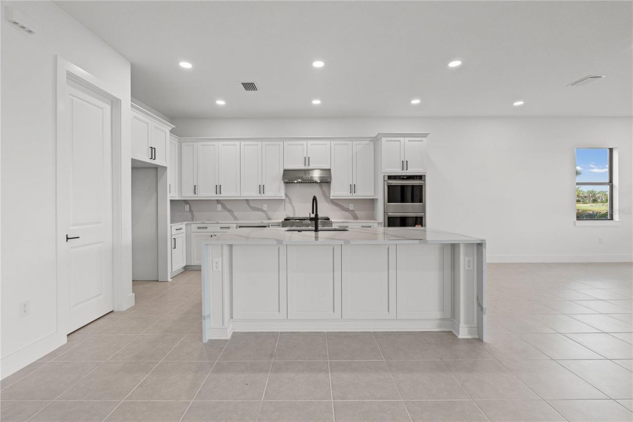 2629 Waterfront Circle, Sarasota, FL 34240 Photo