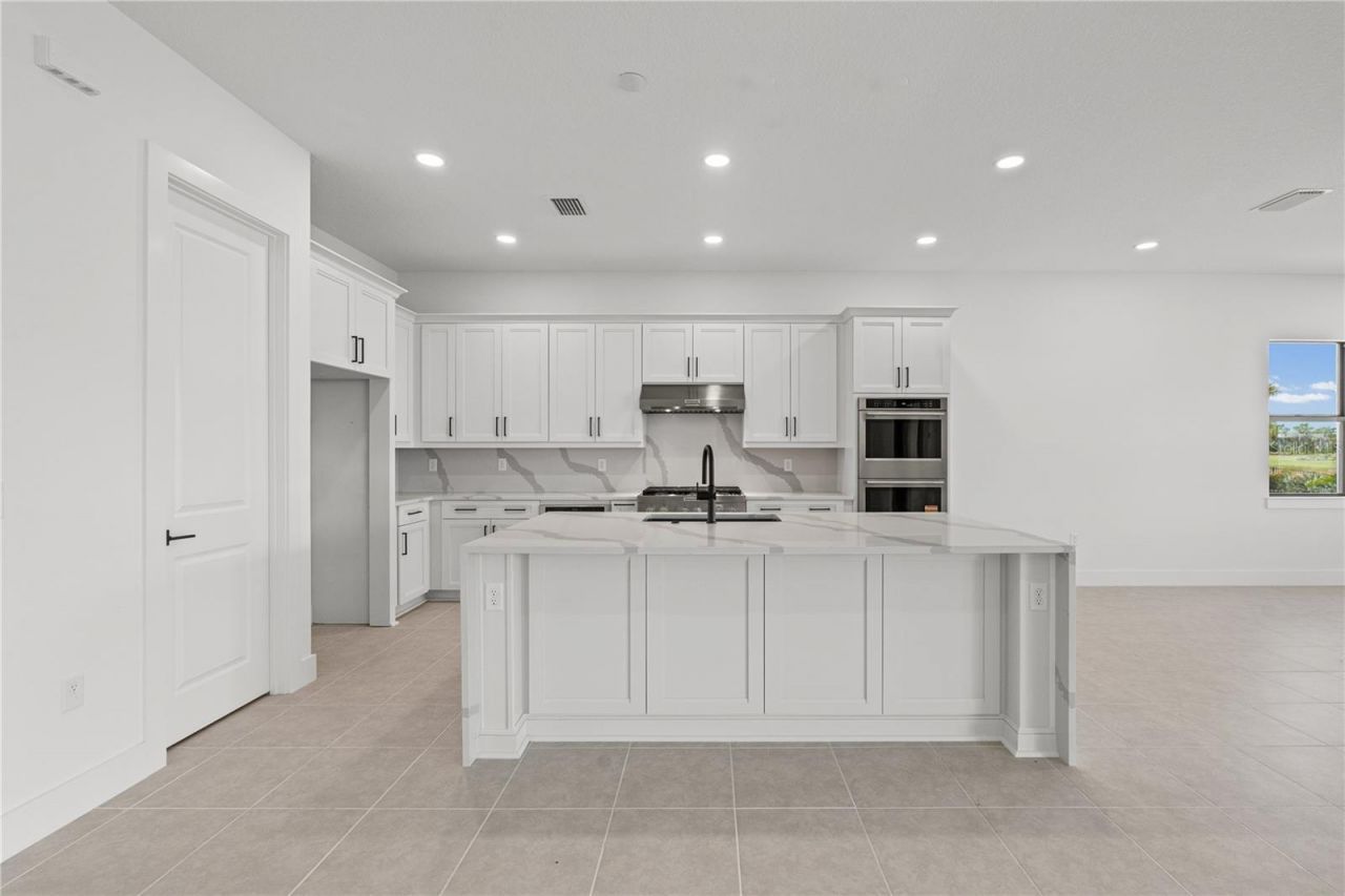 2629 Waterfront Circle, Sarasota, FL 34240 Photo