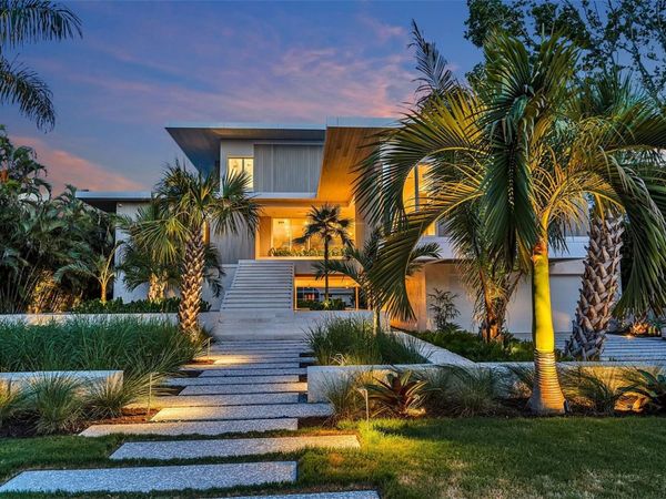 500 HARBOR COVE CIRCLE , LONGBOAT KEY, FL 34228