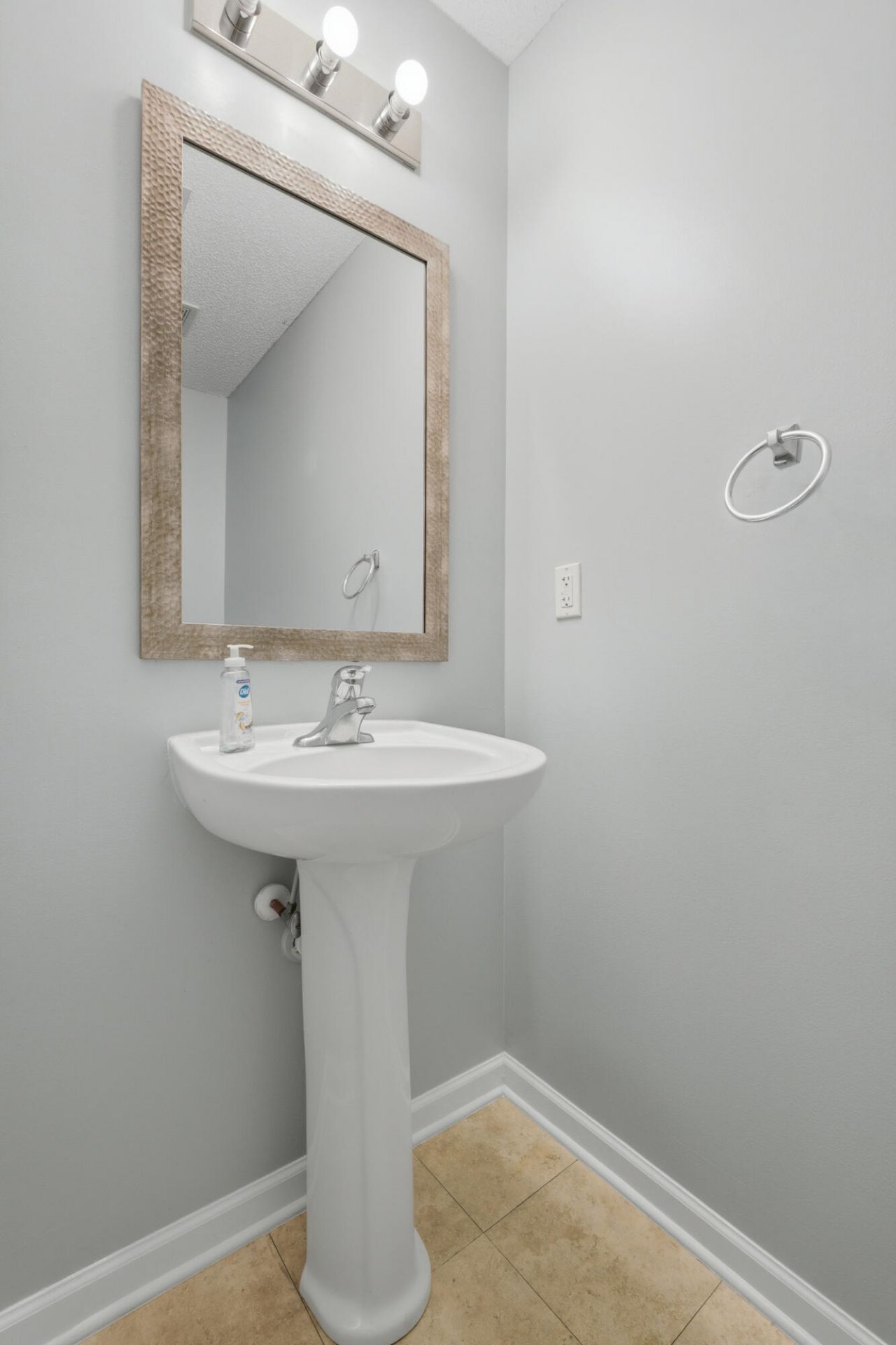 7961 Shadow Oak Drive Photo 10
