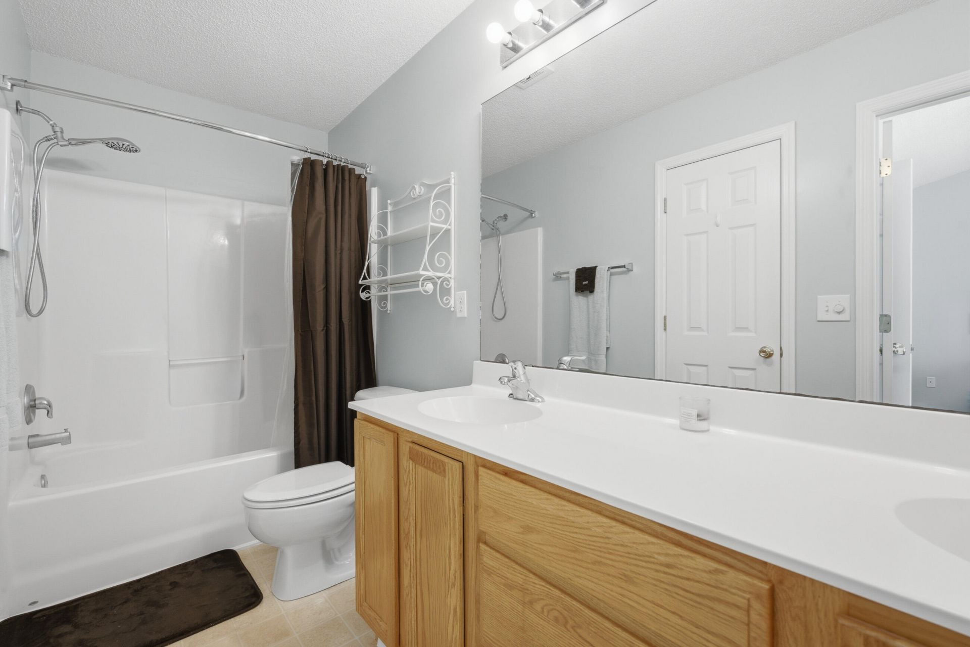 7961 Shadow Oak Drive Photo 16