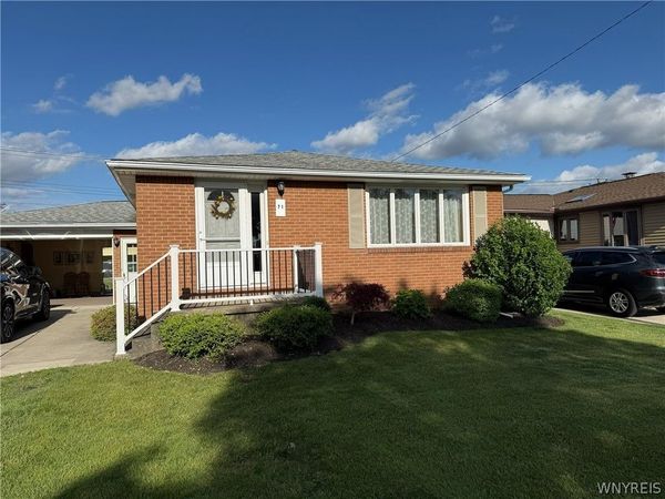 71 Lou Ann Drive , Depew, NY 14043