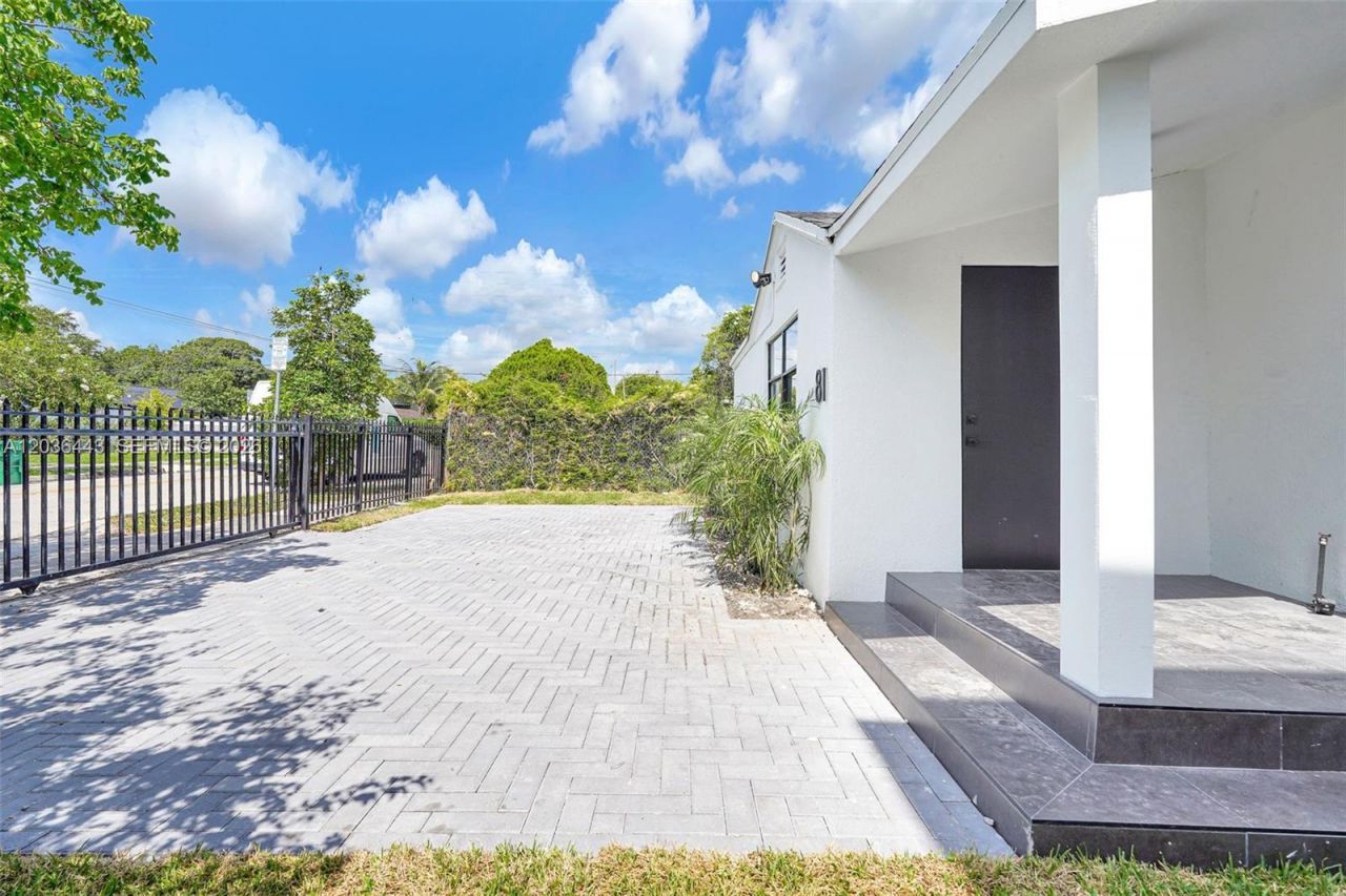 81 NW 45th St , Miami, FL 33127 Photo
