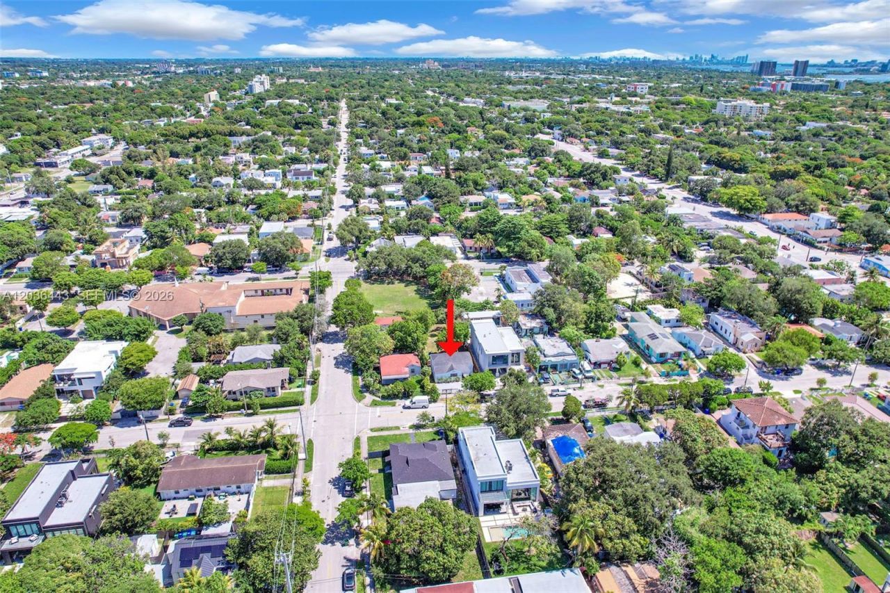 81 NW 45th St , Miami, FL 33127 Photo