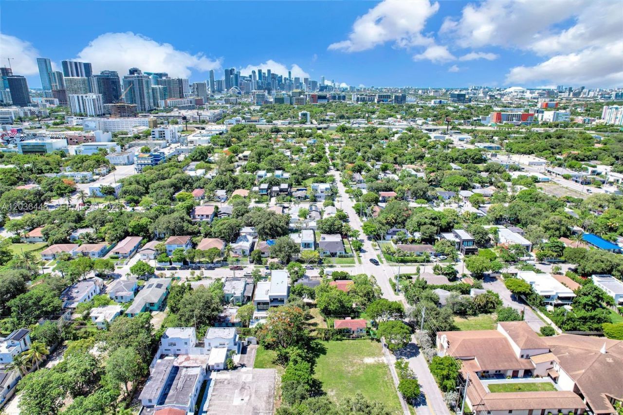 81 NW 45th St , Miami, FL 33127 Photo