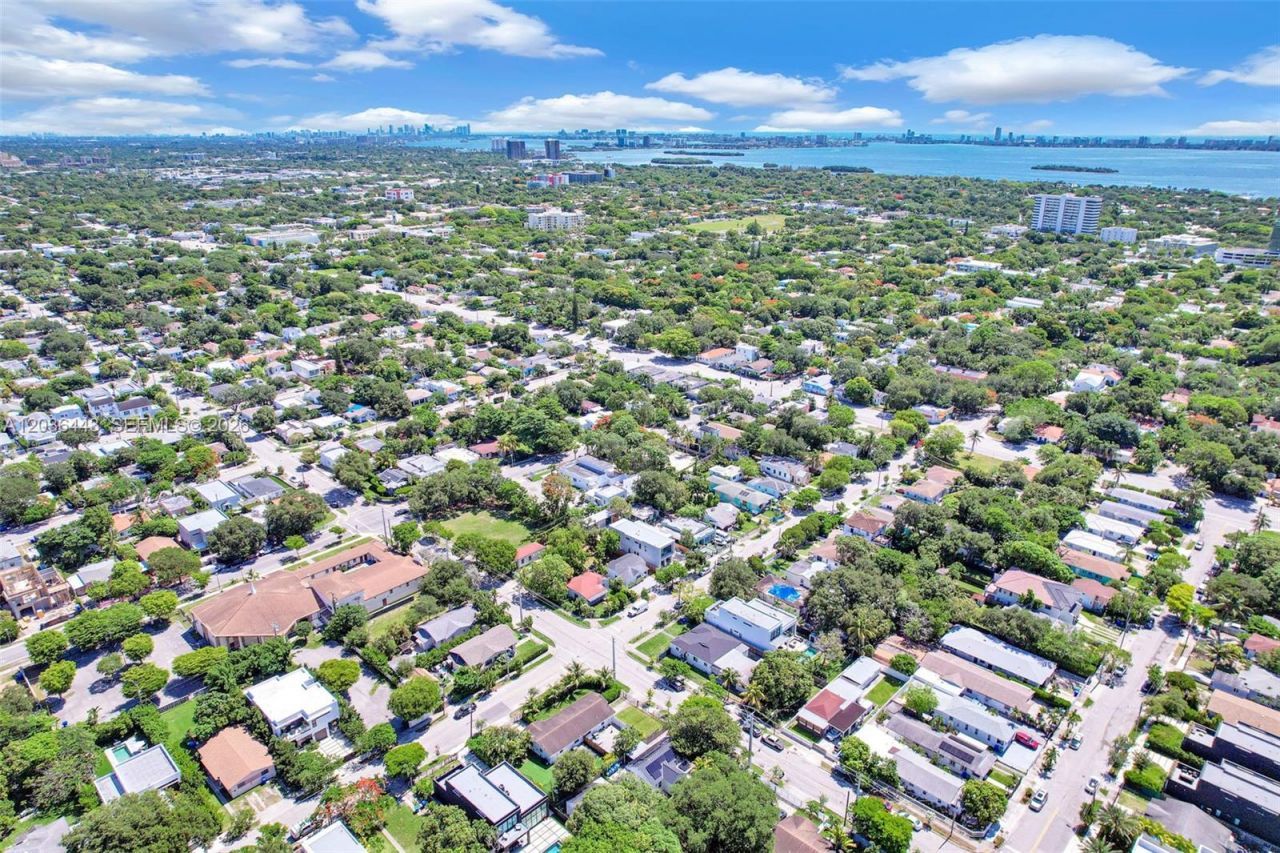 81 NW 45th St , Miami, FL 33127 Photo