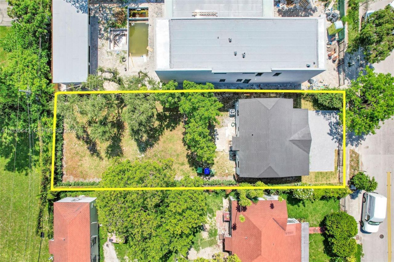 81 NW 45th St , Miami, FL 33127 Photo