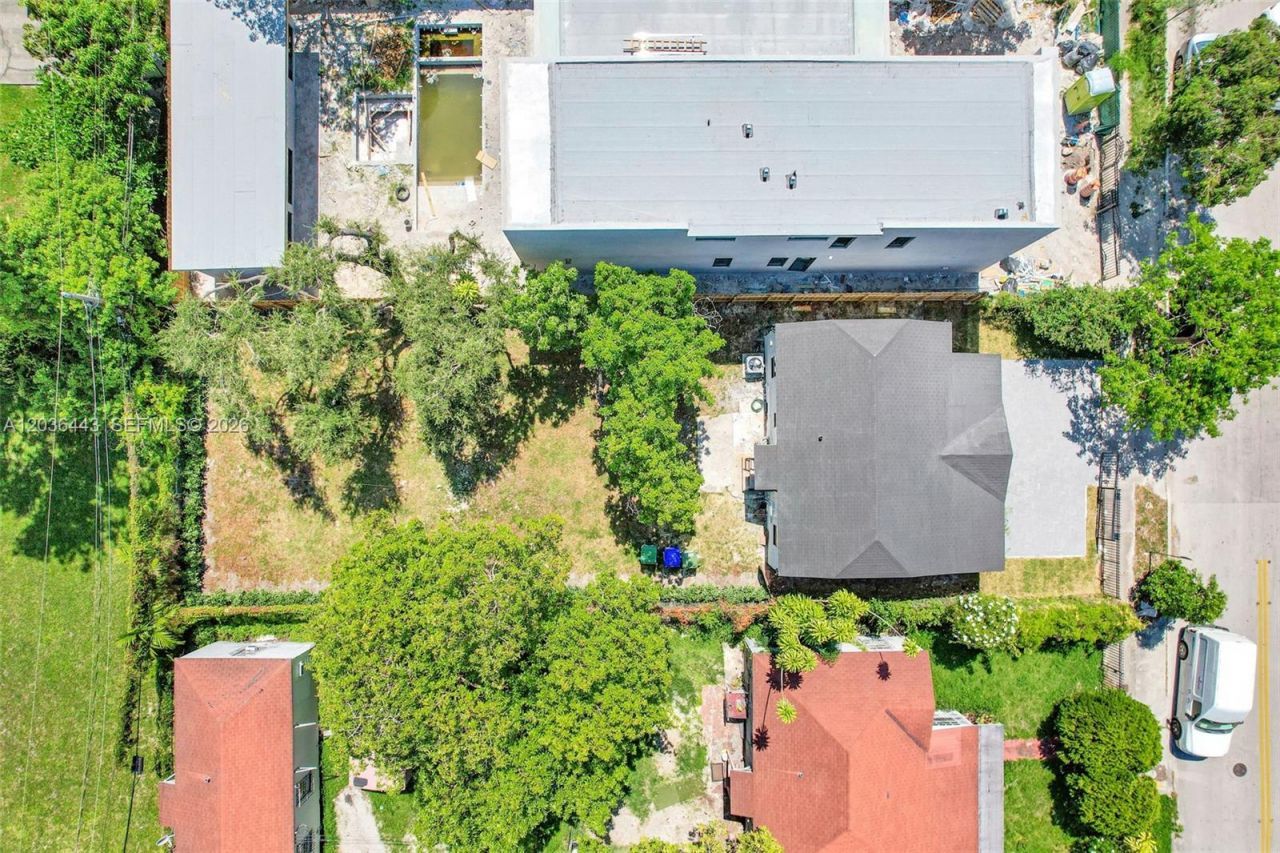 81 NW 45th St , Miami, FL 33127 Photo