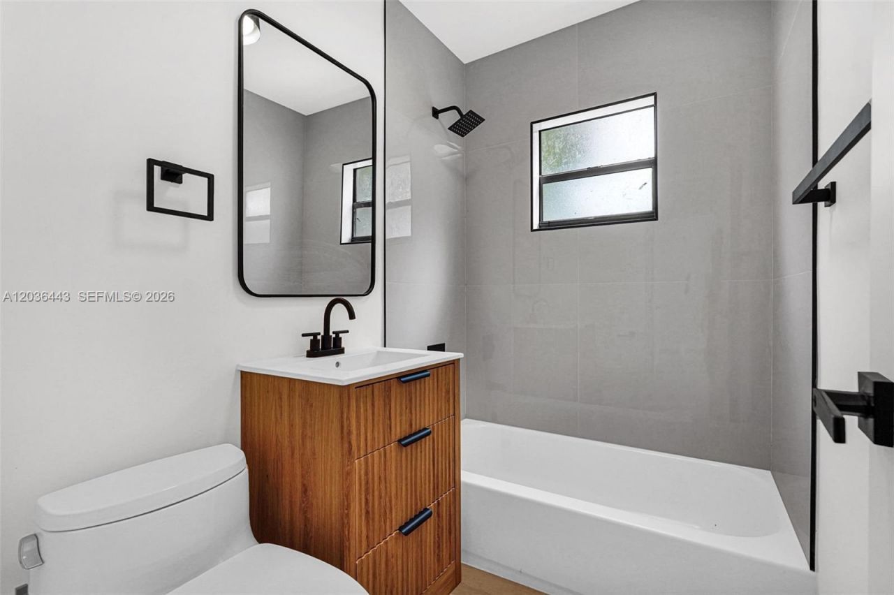 81 NW 45th St , Miami, FL 33127 Photo