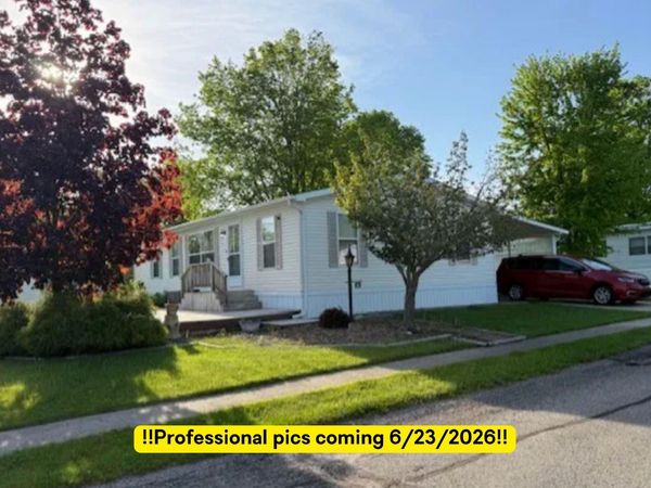 45 Pecan Avenue NE, Cedar Springs, MI 49319