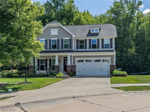 9011 Moss Pointe Circle , Olmsted Twp, OH 44138
