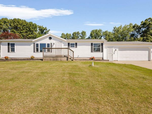 1351 E Colonial Drive , La Porte, IN 46350