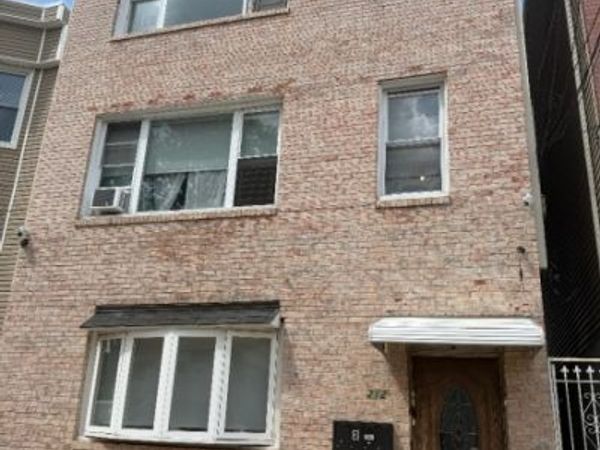 212 Beacon Ave, Jersey, NJ 07306