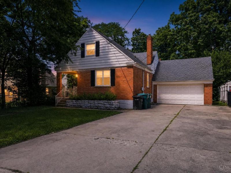 5711 Kenneth Avenue, Cincinnati, OH 45224 Photo 2