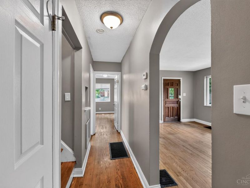 5711 Kenneth Avenue, Cincinnati, OH 45224 Photo 3