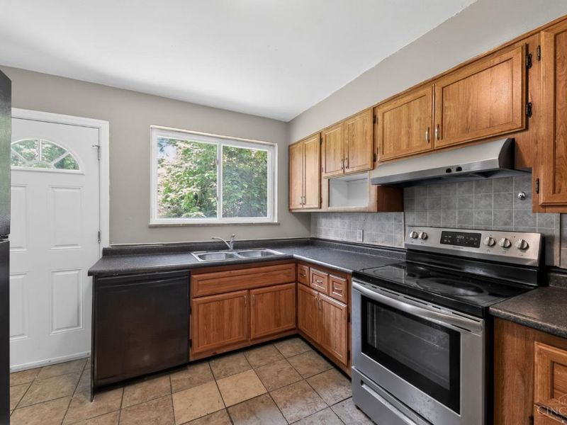 5711 Kenneth Avenue, Cincinnati, OH 45224 Photo 6