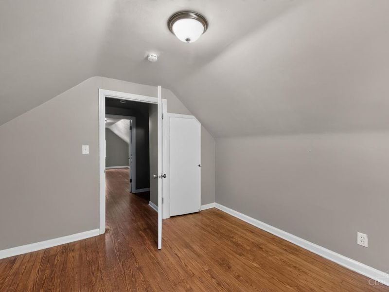 5711 Kenneth Avenue, Cincinnati, OH 45224 Photo 8