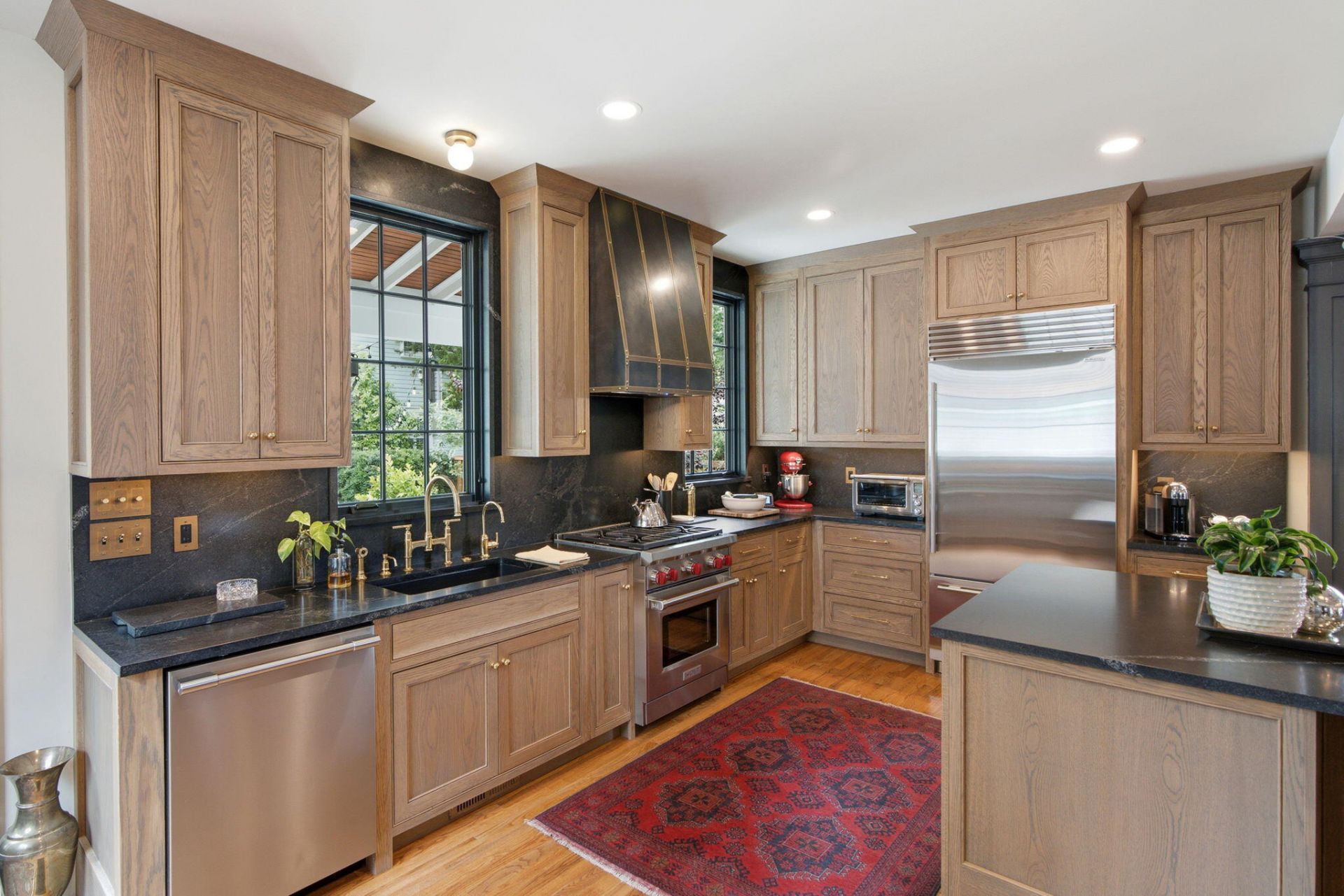551 Huger Street Photo 24