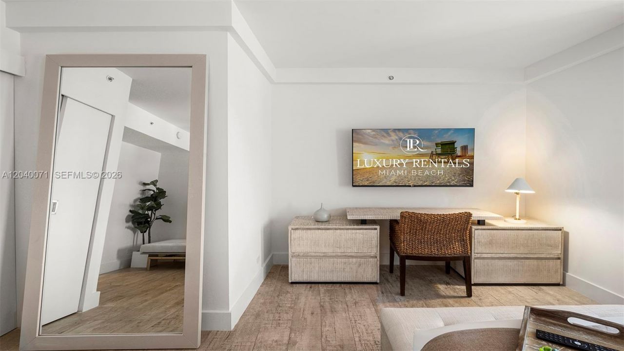 102 24 , Unit 1545, Miami Beach, FL 33139 Photo