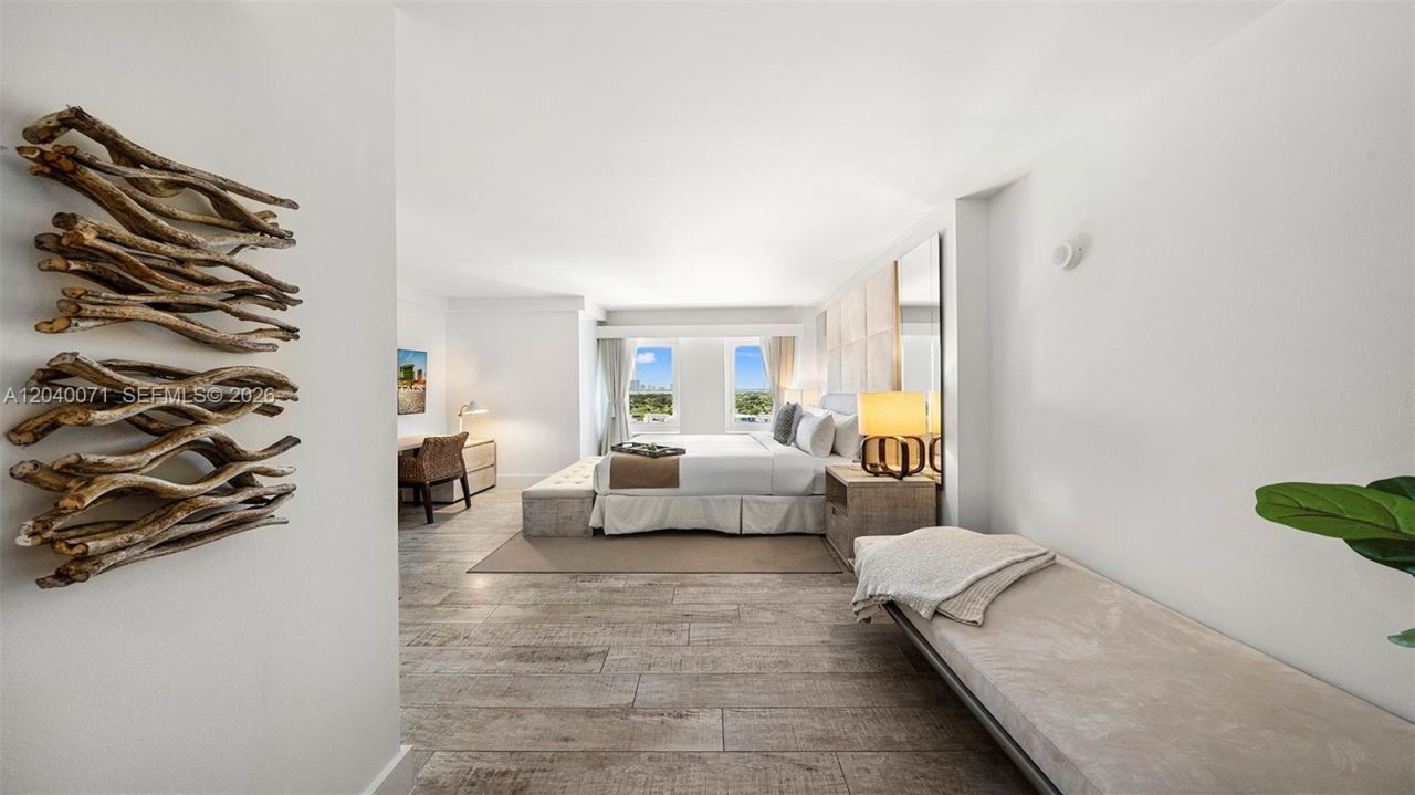 102 24 , Unit 1545, Miami Beach, FL 33139 Photo