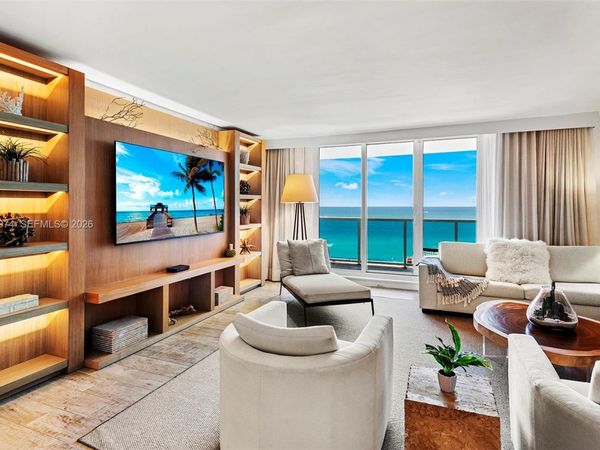 102 24 , Unit 1222, Miami Beach, FL 33139
