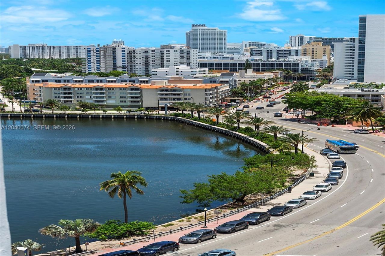 102 24 , Unit 1222, Miami Beach, FL 33139 Photo