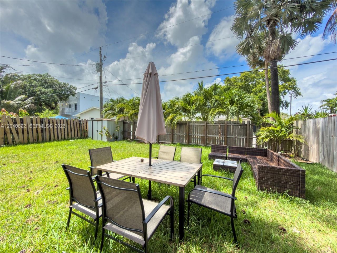 1813 SW 10th St , Fort Lauderdale, FL 33312 Photo