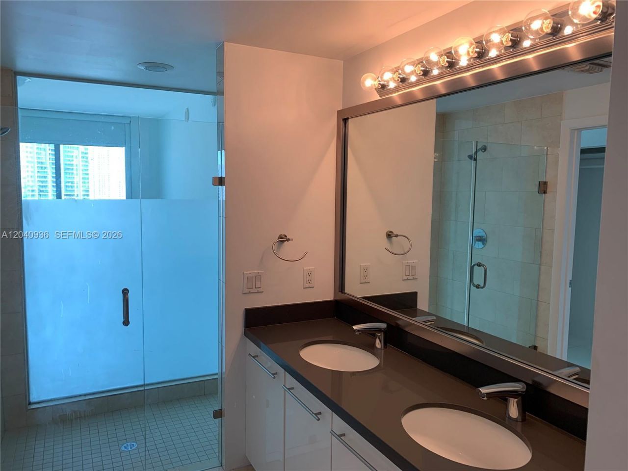 90 SW 3rd St , Unit 3610, Miami, FL 33130 Photo