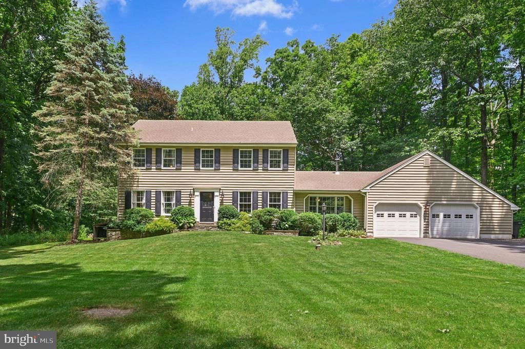 2763 TOWNSHIP ROAD, RIEGELSVILLE, PA 18077