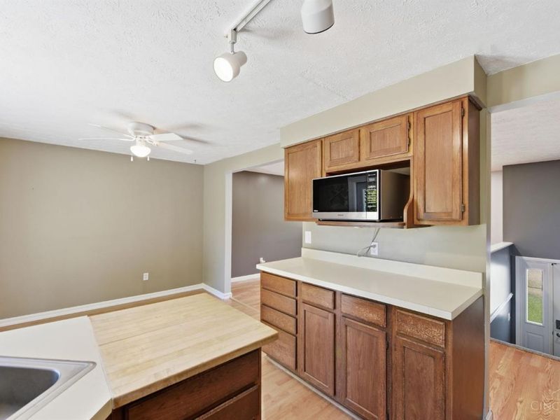 487 Brunswick Drive, Forest Park, OH 45240 Photo 11