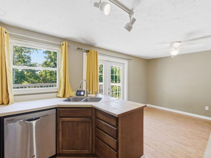 487 Brunswick Drive, Forest Park, OH 45240 Photo 12