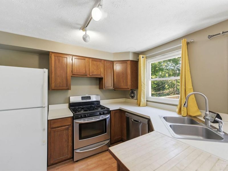 487 Brunswick Drive, Forest Park, OH 45240 Photo 14