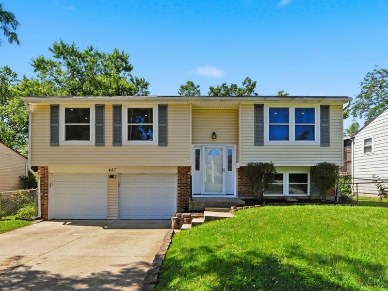 487 Brunswick Drive, Forest Park, OH 45240 Photo 2