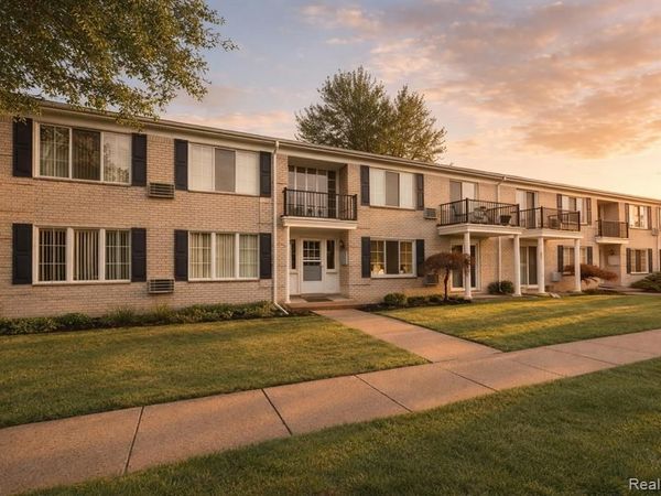 100 W Hickory Grove Road , Bloomfield Hills, MI 48304
