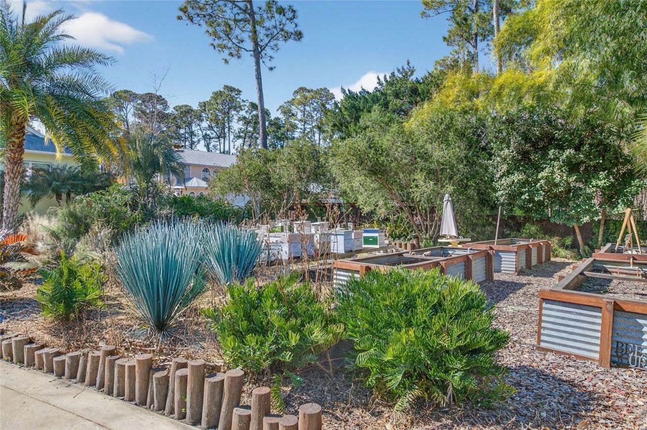 615 Art Center Avenue , New Smyrna Beach, FL 32168 Photo