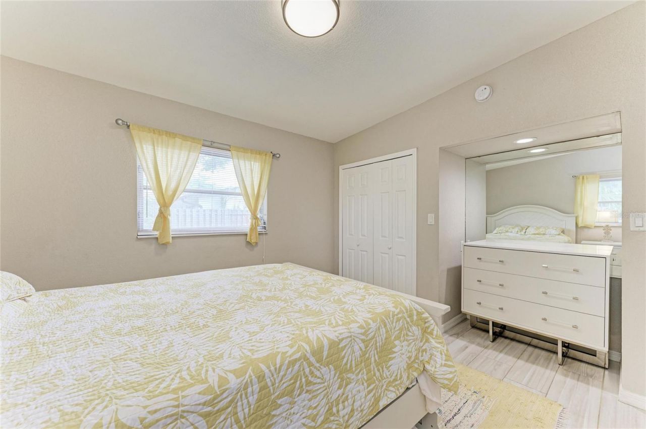 161 Suntan Avenue , Sarasota, FL 34237 Photo