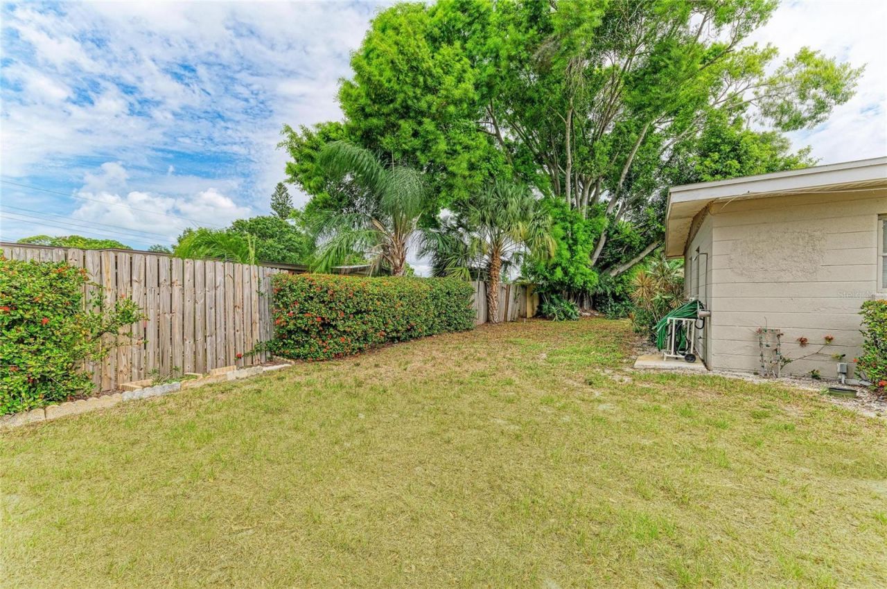 161 Suntan Avenue , Sarasota, FL 34237 Photo