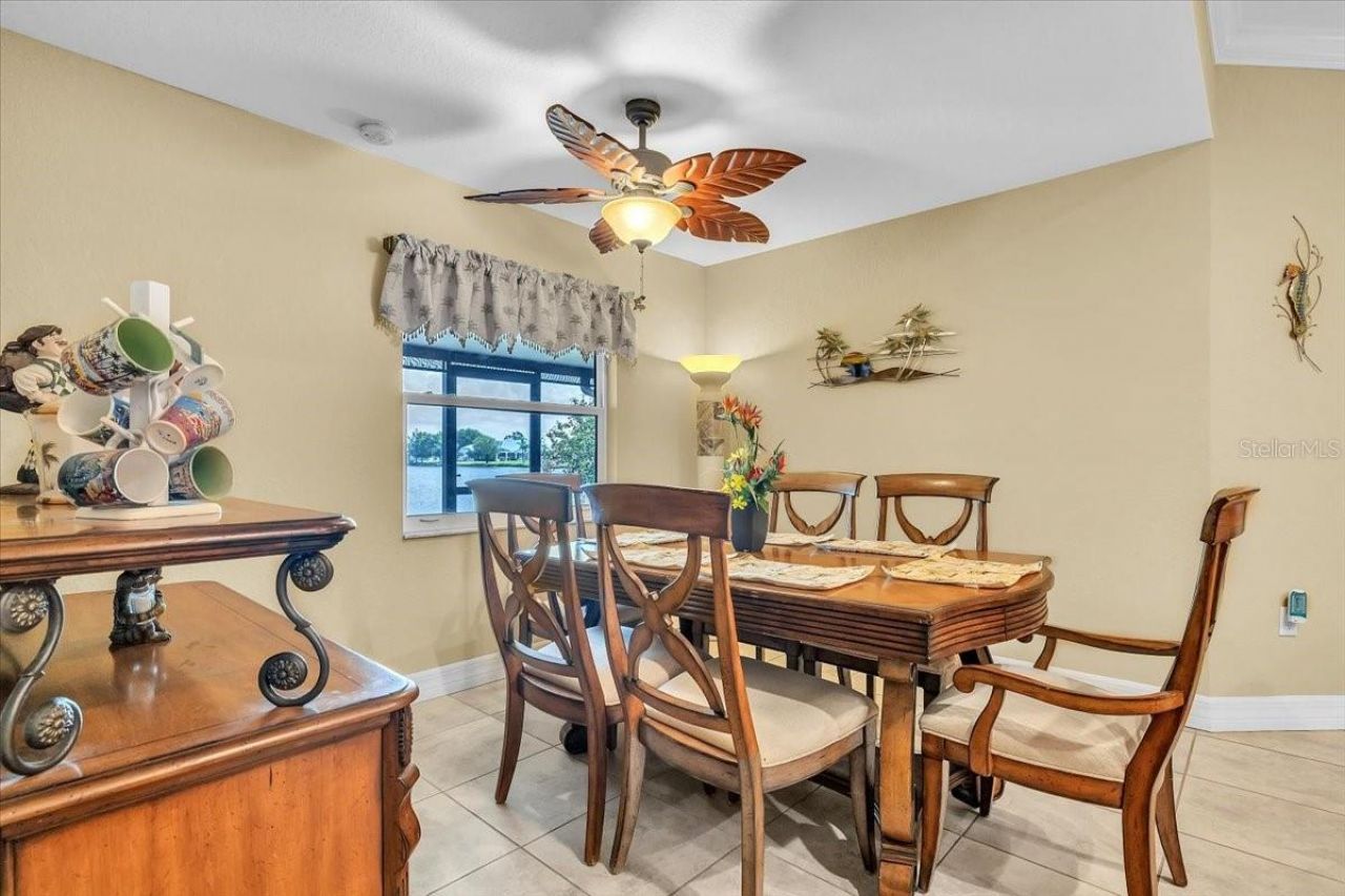 11614 SW Courtly Manor Drive , Lake Suzy, FL 34269 Photo
