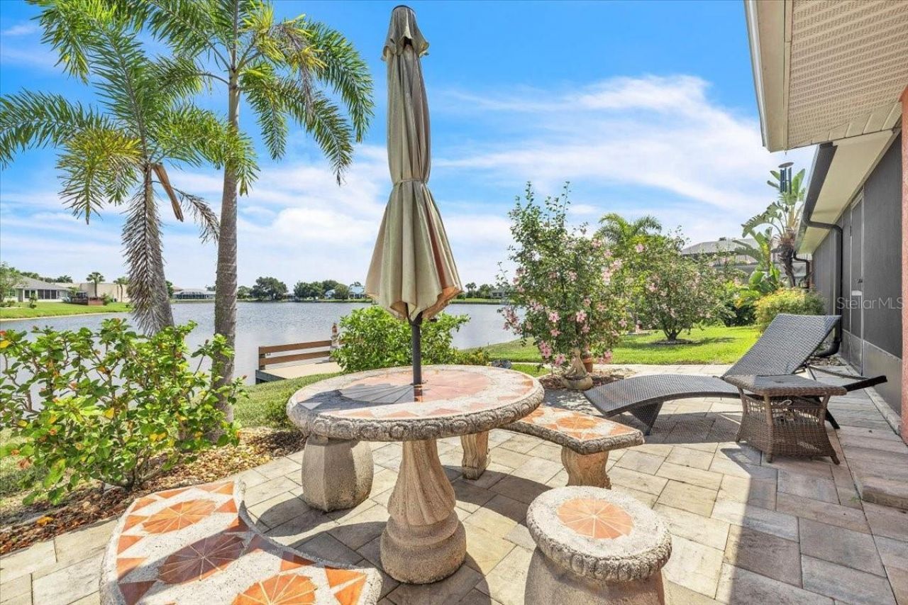 11614 SW Courtly Manor Drive , Lake Suzy, FL 34269 Photo