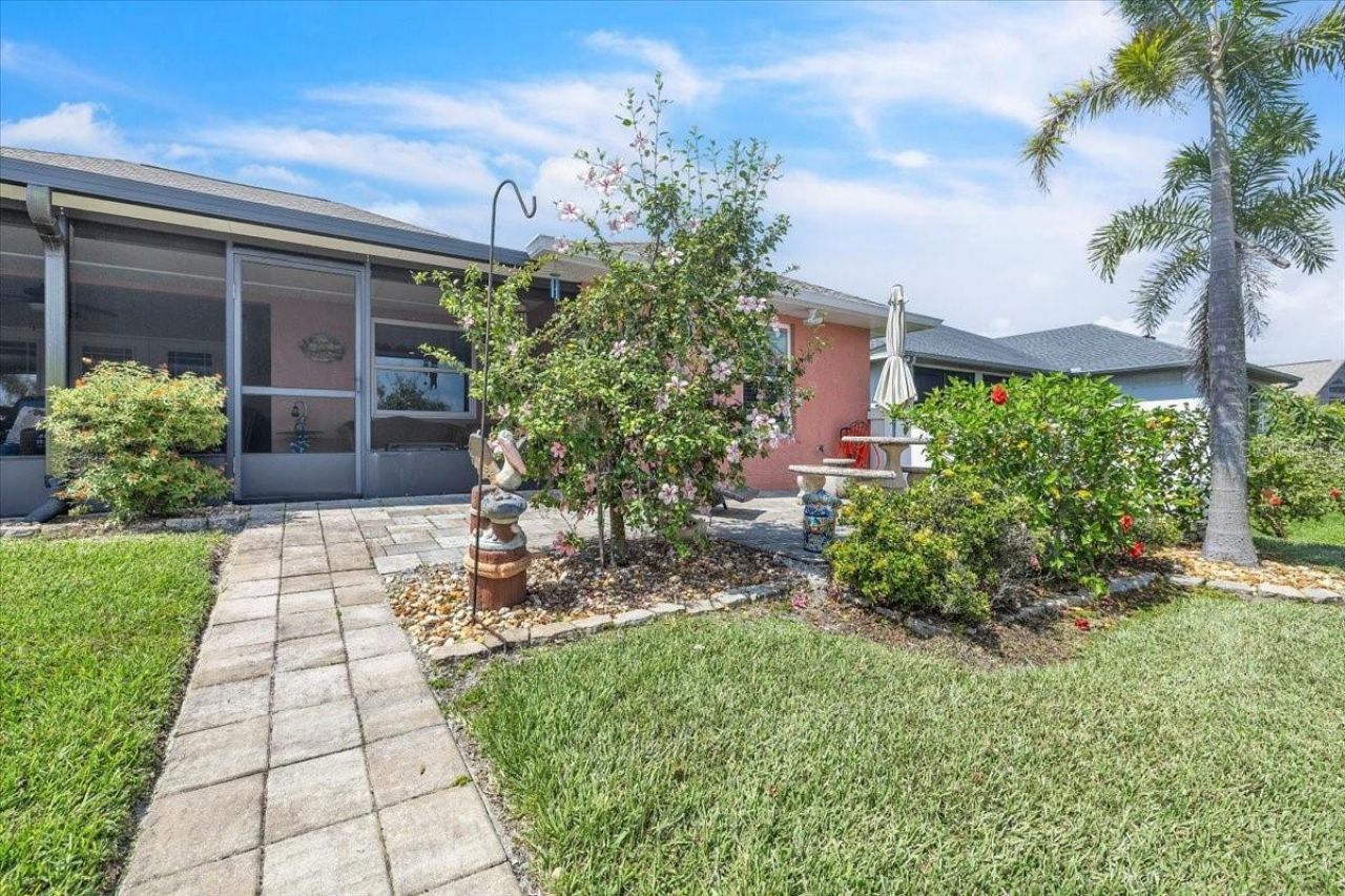 11614 SW Courtly Manor Drive , Lake Suzy, FL 34269 Photo