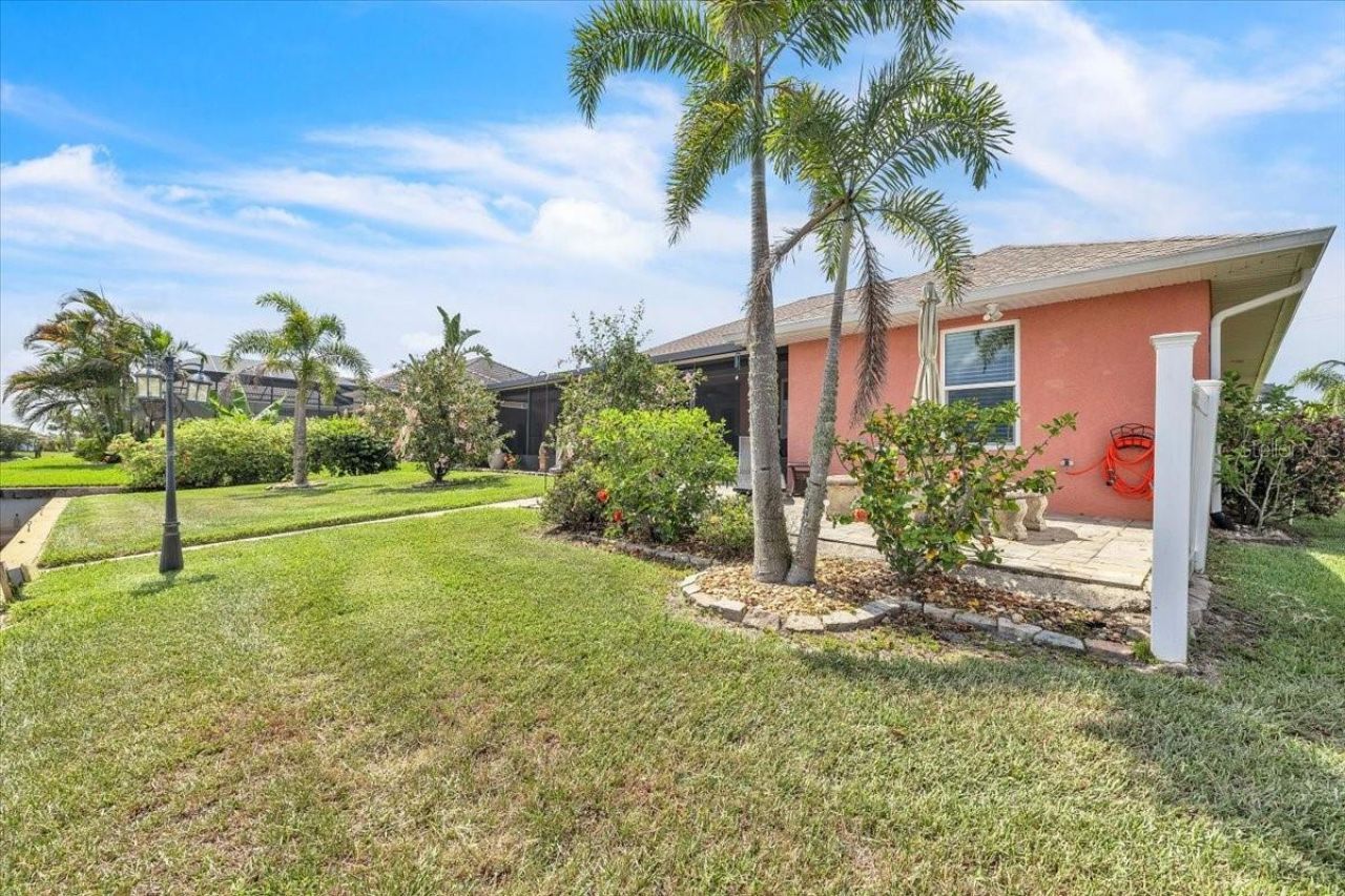 11614 SW Courtly Manor Drive , Lake Suzy, FL 34269 Photo
