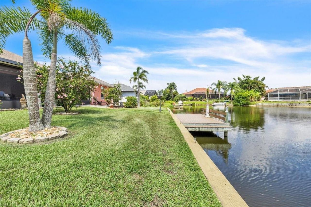 11614 SW Courtly Manor Drive , Lake Suzy, FL 34269 Photo