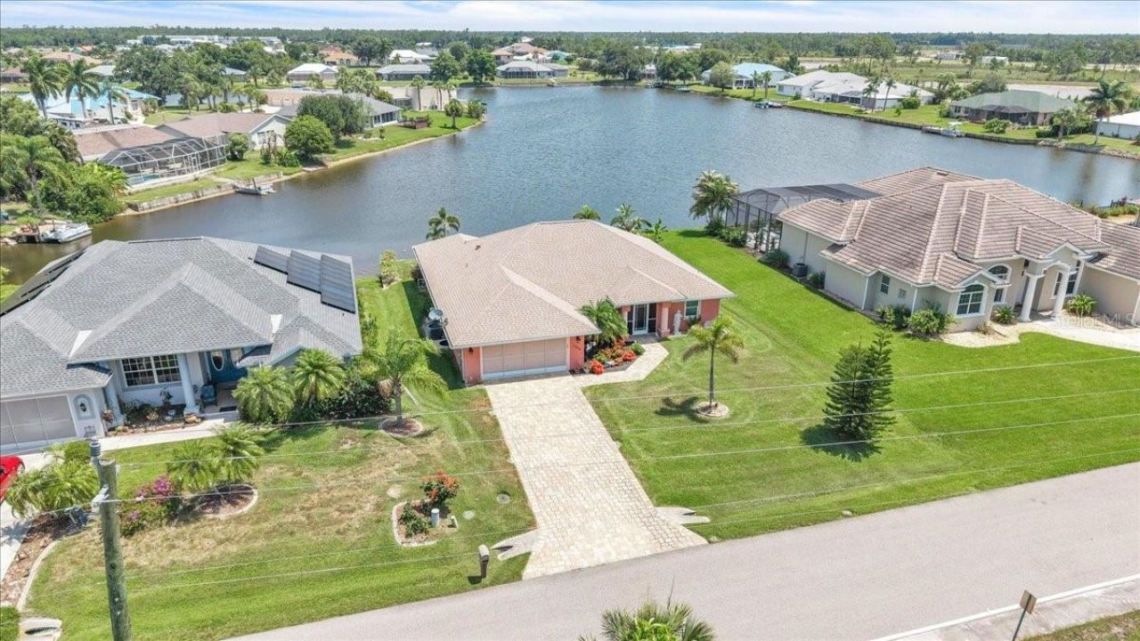 11614 SW Courtly Manor Drive , Lake Suzy, FL 34269 Photo