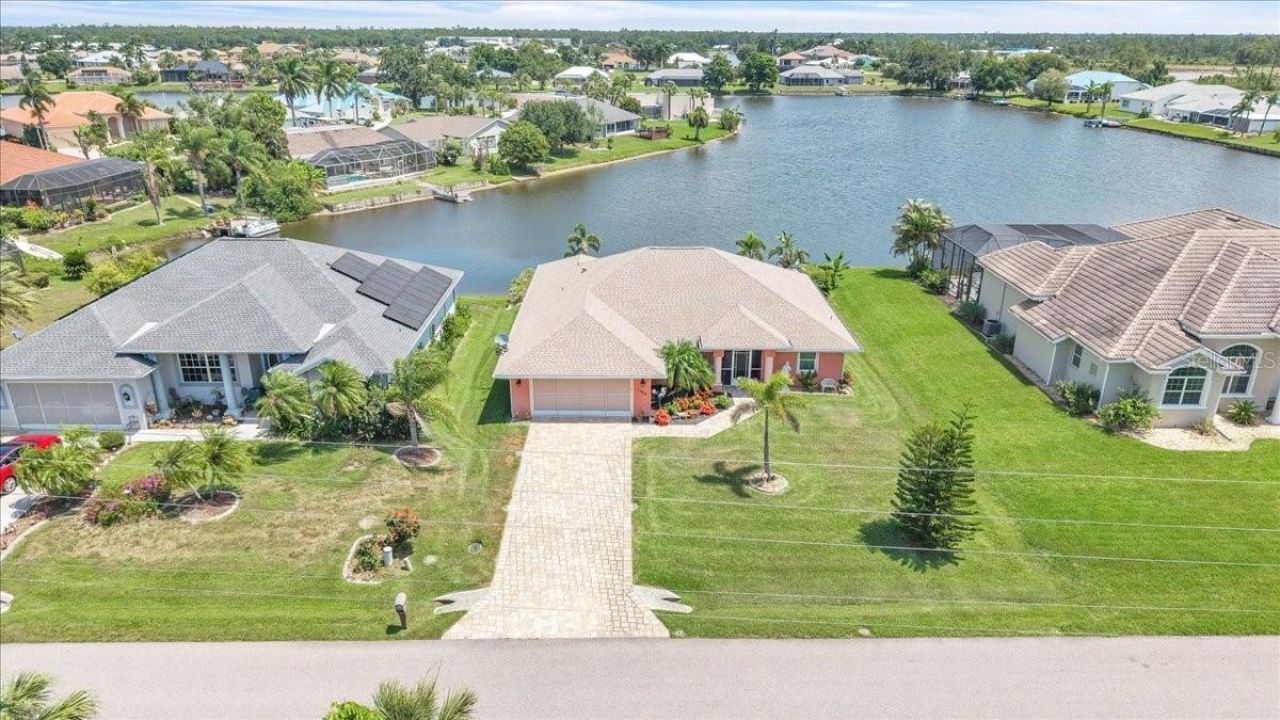 11614 SW Courtly Manor Drive , Lake Suzy, FL 34269 Photo