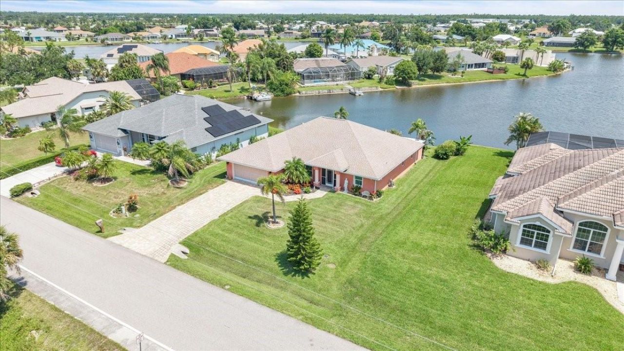 11614 SW Courtly Manor Drive , Lake Suzy, FL 34269 Photo