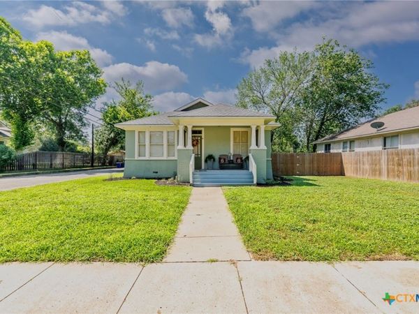 626 Saint Vincent Street , Gonzales, TX 78629